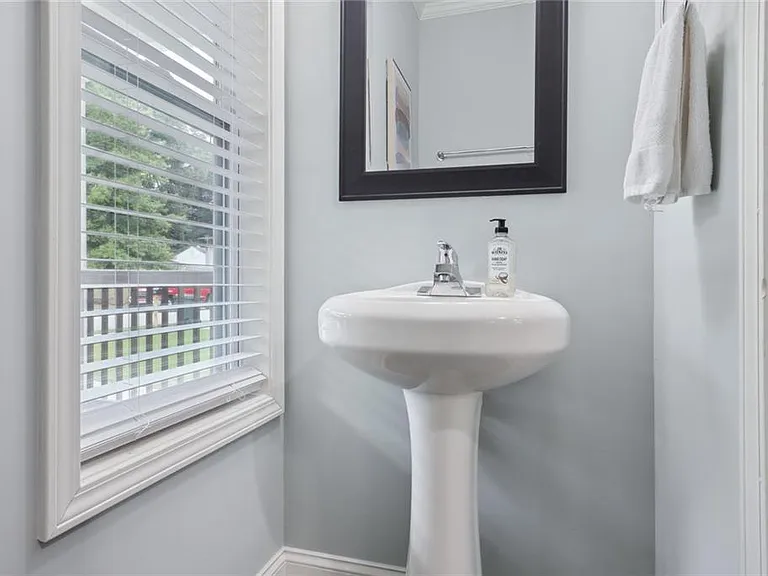 257 Birch St — Photo 10
