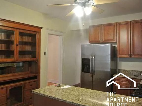 5th image of 906 N Winchester Ave APT 1