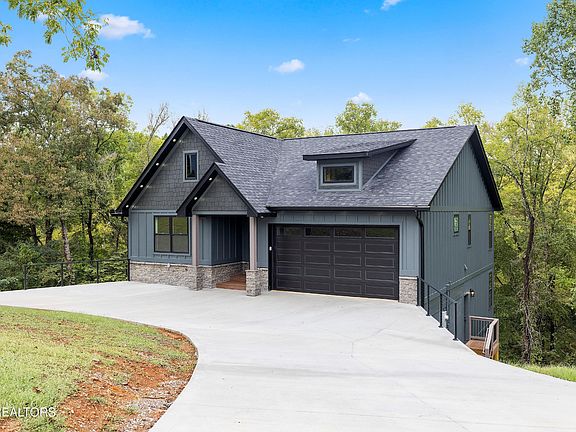 2nd image of 2154 Aaron Ct