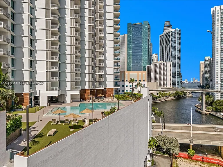 350 S Miami Ave #1301 — Photo 1