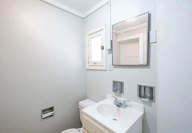 236 Saratoga St #2 — Photo 9