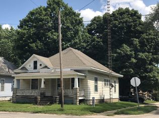 1302 Madison Ave, Charleston, IL 61920
