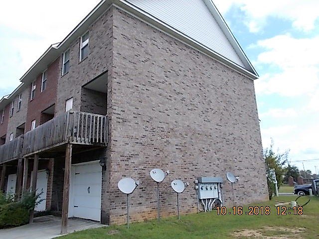 2nd image of 921 Enclave Ln