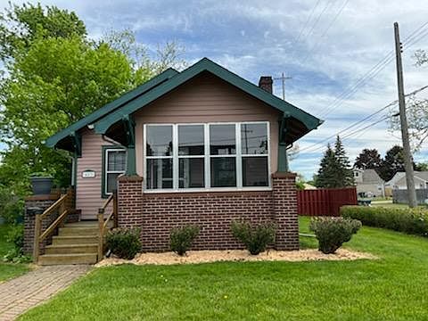 1st image of 453 Wentworth Ave