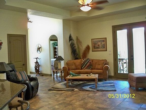 3rd image of 624 Westberg