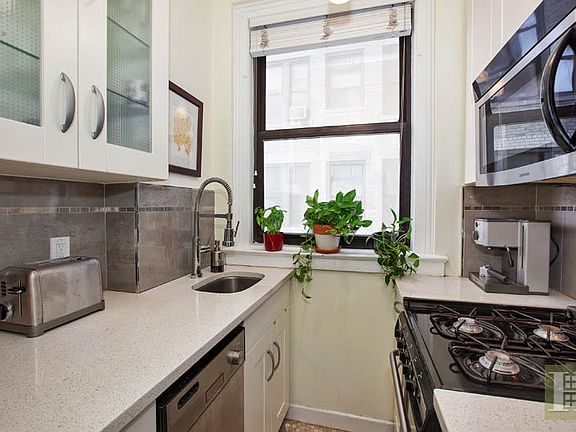 5th image of 175 W 73rd St APT 9J