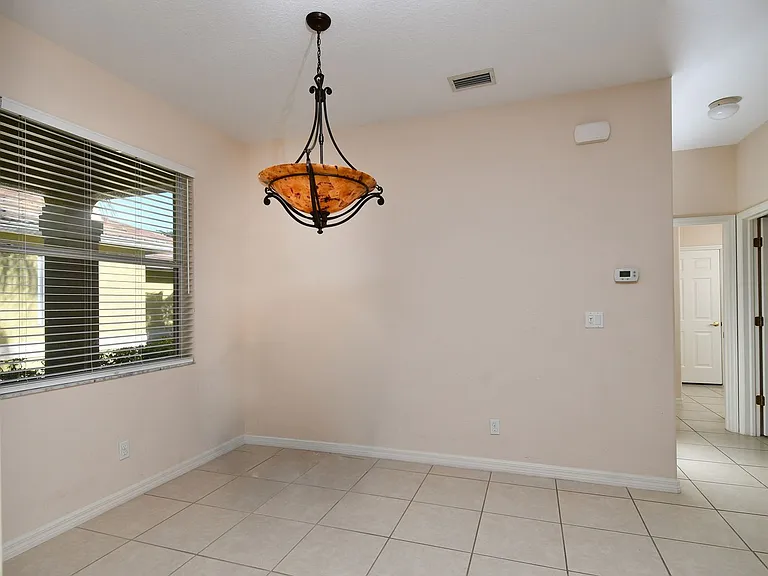 4808 Fairloop Run — Photo 8