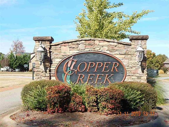 2nd image of 405 Copper Creek Cir