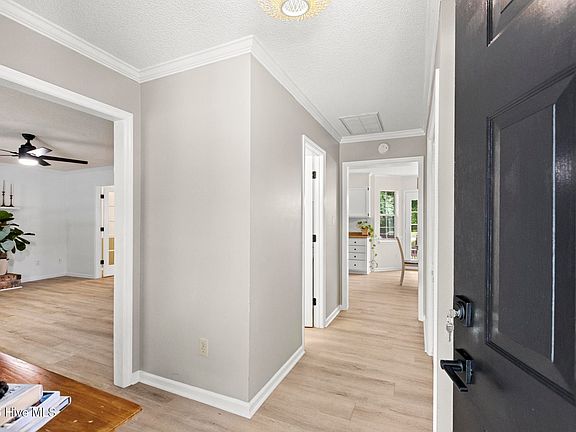 5th image of 2720 Northwoods Drive