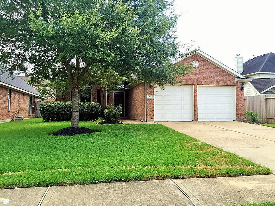 911 Glen Abbey Dr