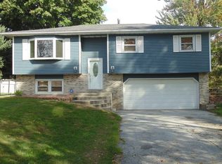 475 E Burdick Rd, Chesterton, IN 46304