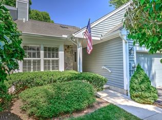 5 Wildflower Ln, Bedminster, NJ 07921