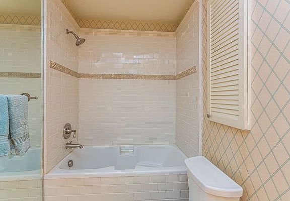4th image of 1101 River Club Dr