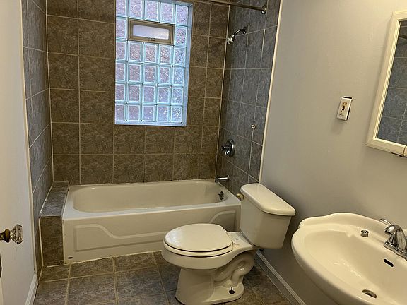 5th image of 911 W 9th St #911