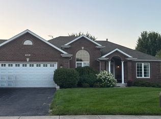 302 Sherman Ln, Poplar Grove, IL 61065