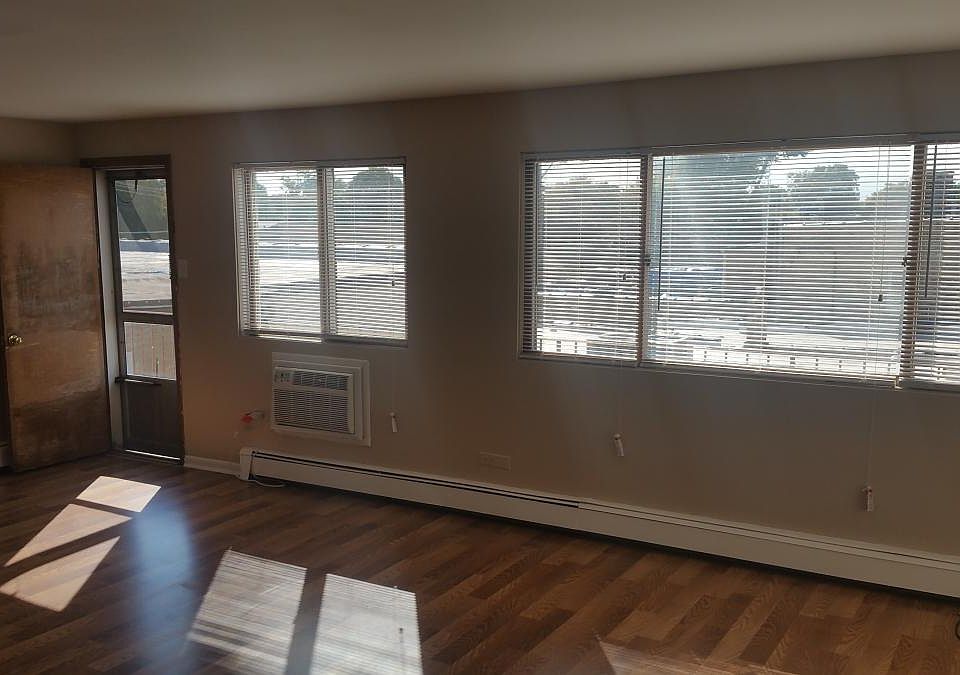 1st image of 2200 Scoville Ave APT 301