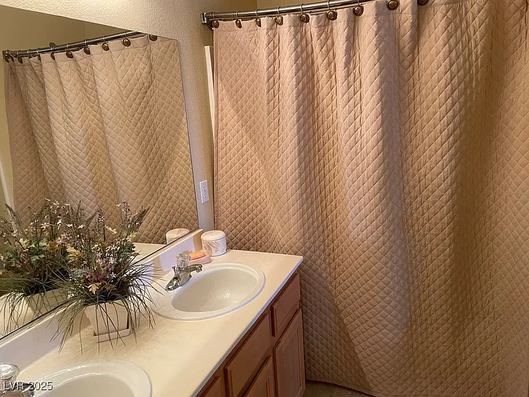 170 Arches Ct — Photo 25