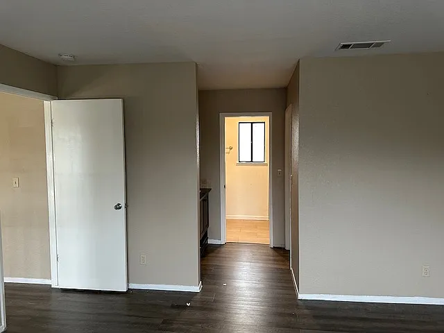1921 Bridgewood Way — Photo 25