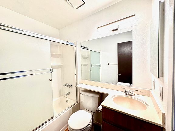 3rd image of 548 Bancroft Ave APT 302