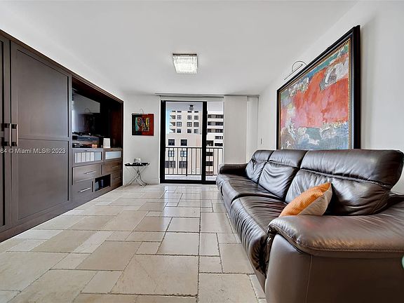 2nd image of 2625 Collins Ave APT 402