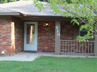 819 Pershing Dr E, Ardmore, OK 73401