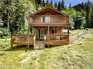 910 S Shore Rd, Quinault, WA 98575