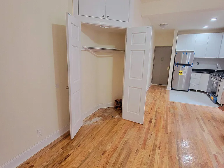 13217 Maple Ave #C404 — Photo 8