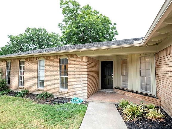 4th image of 3305 Glenmont Dr