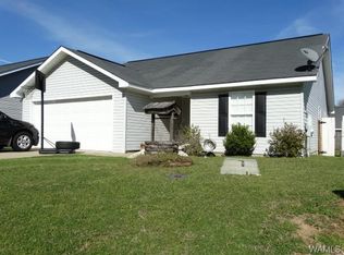 581 Holly Berry Ln, Moundville, AL 35474
