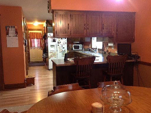 4th image of 235 3rd Ave