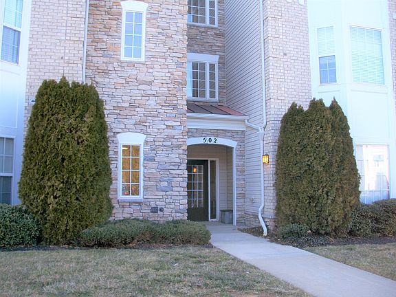 2nd image of 502 Lloyd Place #M