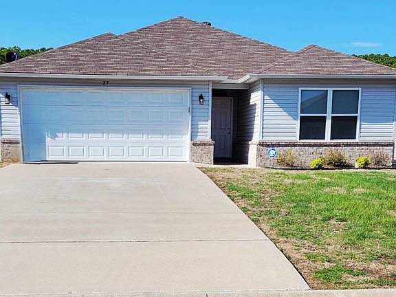 2nd image of 27 Curly Leaf Ln