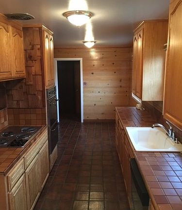 3rd image of 369 Oak Manor Dr