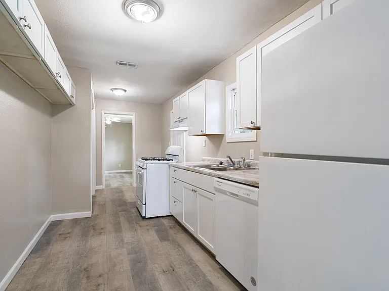 4005 White St — Photo 4