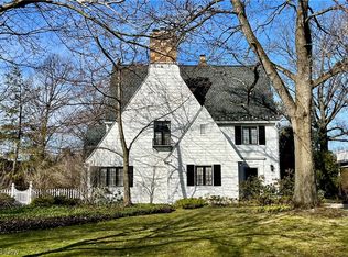 2986 Falmouth Rd, Shaker Heights, OH 44122