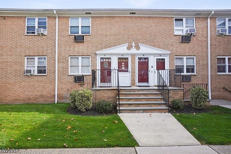 1st image of 725 Joralemon St #61