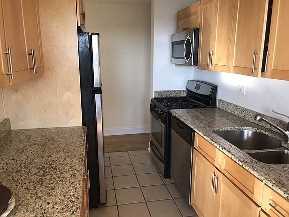 4th image of 12333 83rd Ave APT 1106