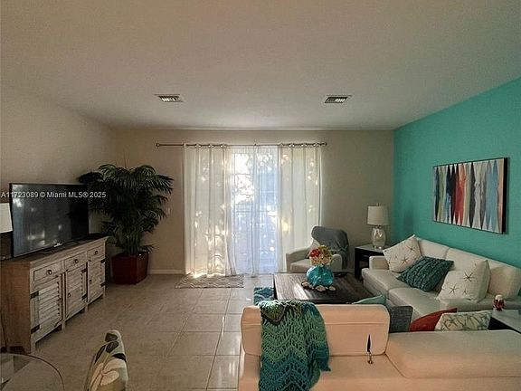 3rd image of 2333 SE 5th St #2333
