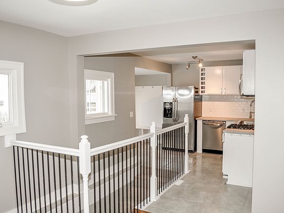 2nd image of 3640 28th Ave S