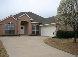5368 Lake Chelen Dr, Fort Worth, TX 76137