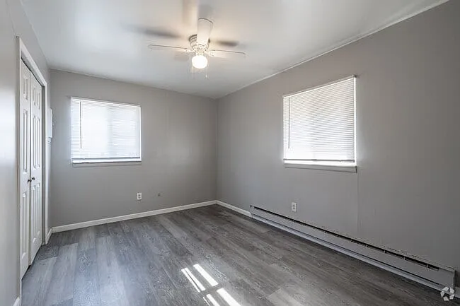 Hubbard Oaks Apartments — Photo 13
