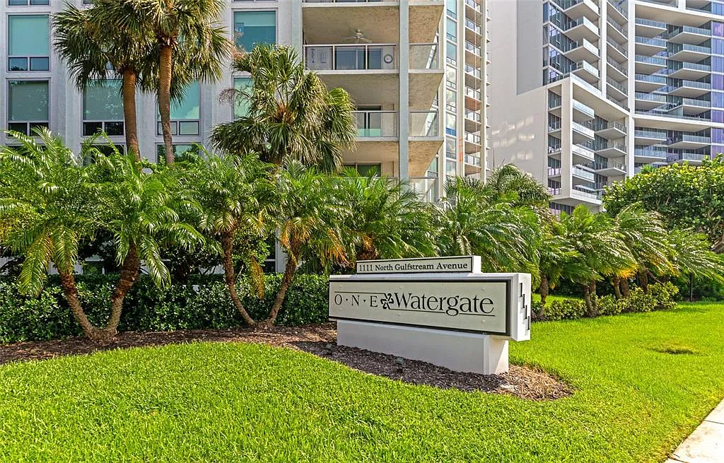 2 bed, 2.0 bath, 1577 sqft, $4,000 — Photo 2