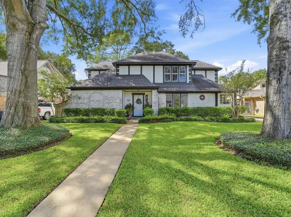 7611 Mauna Kai Dr, Houston, TX 77095