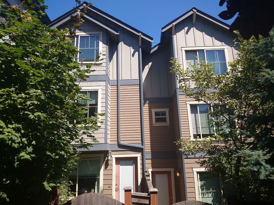 2nd image of 166C 11th Ave