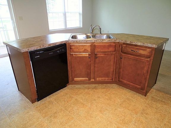 3rd image of 173 Linda Sue Ln