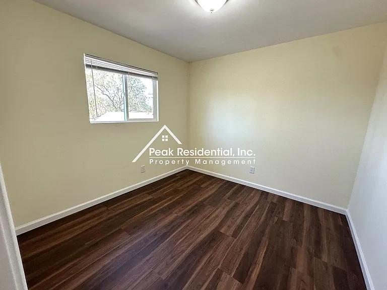10262 Mills Station Rd — Photo 13