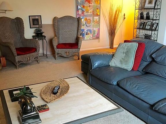 4th image of 19101 Van Aken Blvd APT 418