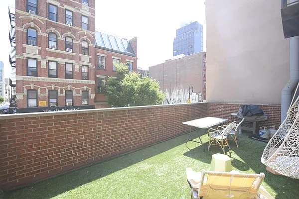 Rented by REAL New York | media 21