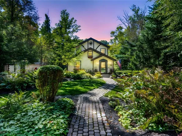 3596 Glenwood Dr, Austinburg, OH 44010