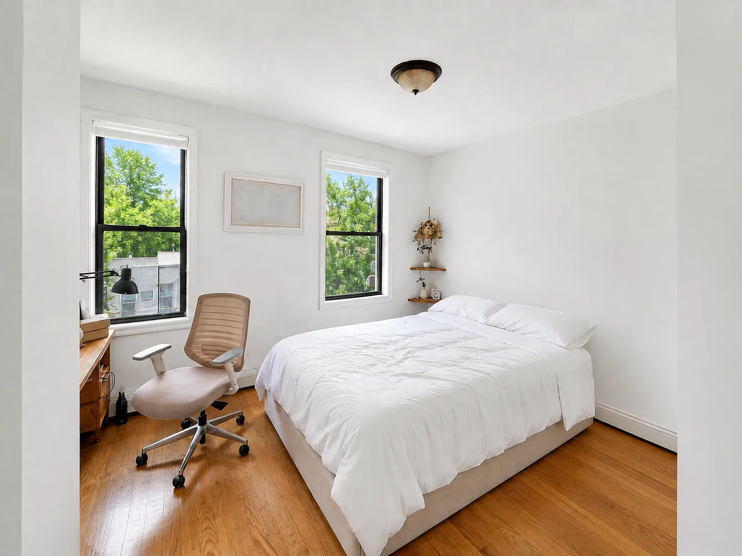 261 Manhattan Avenue — Photo 4